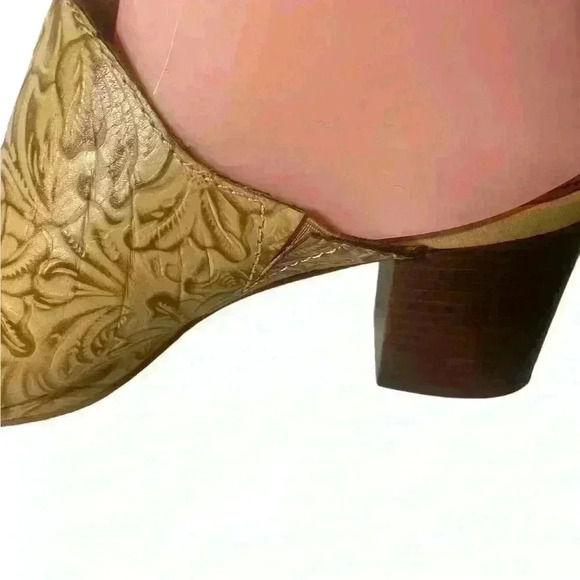 Patricia Nash Shelli Tooled Brown Leather Floral Pattern  Slip On Sandals 10 - Picture 12 of 12